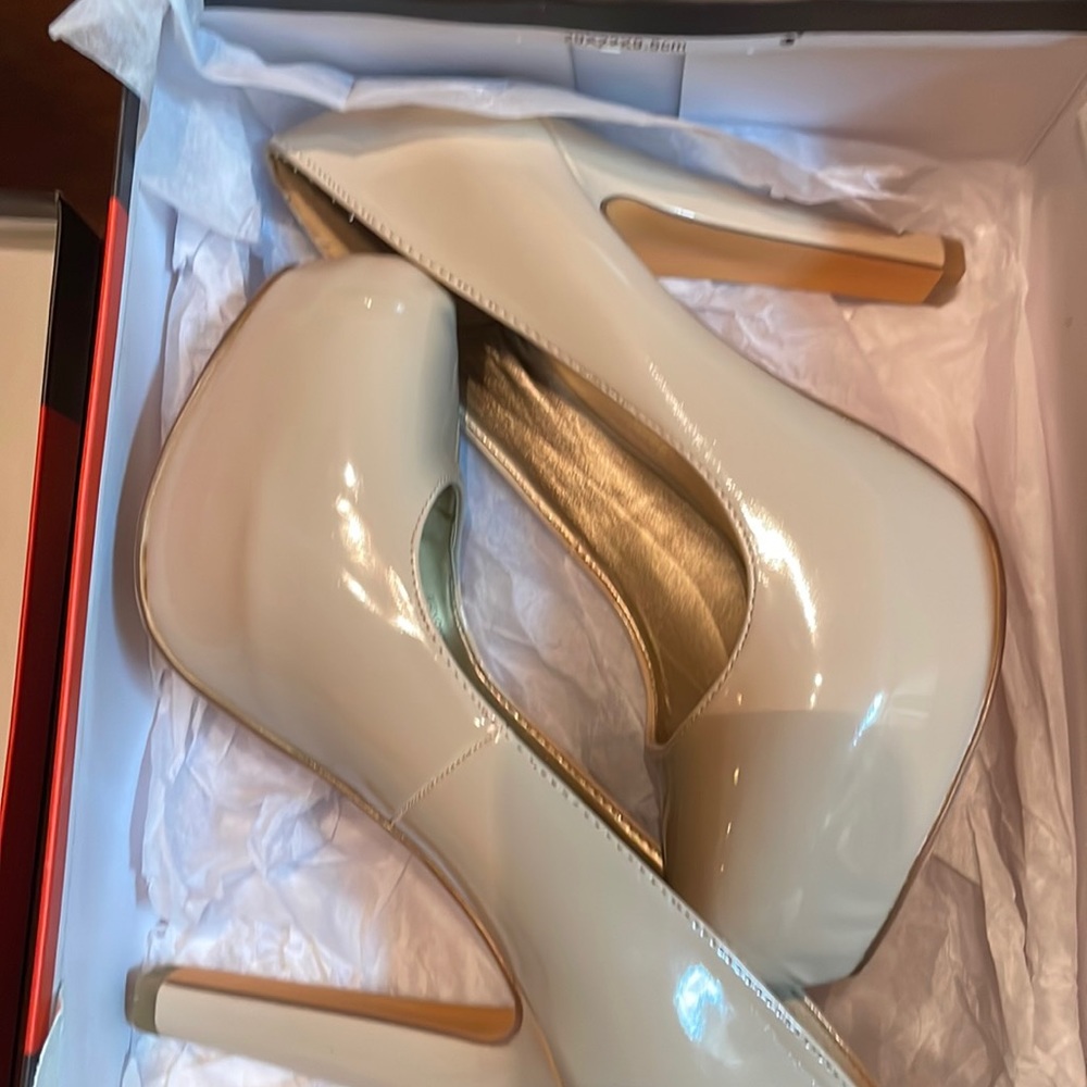 Guess 3 in heel natural color